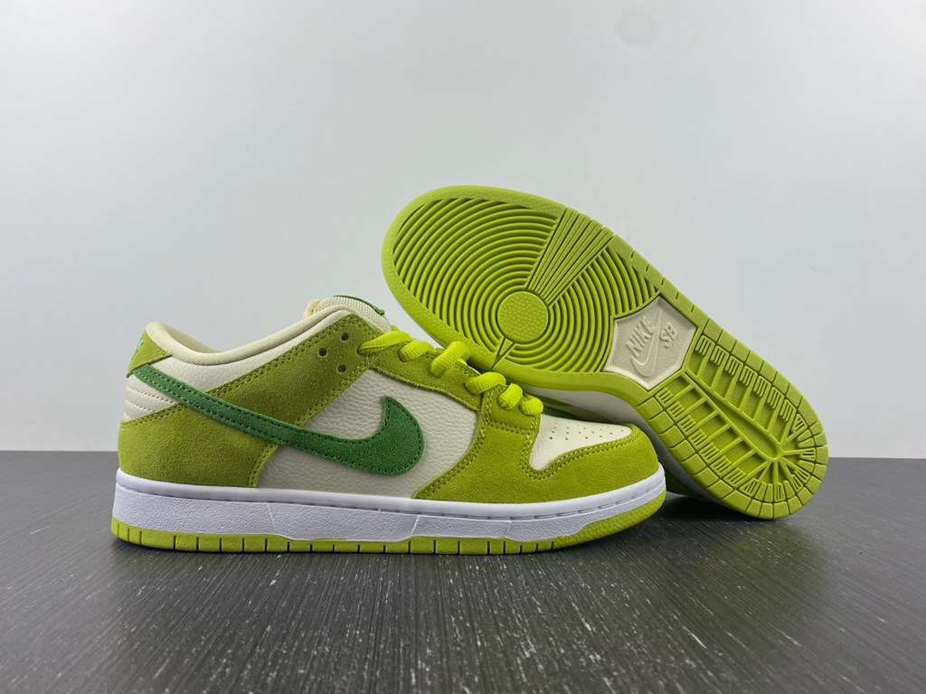 Dunk Low DM0807-300